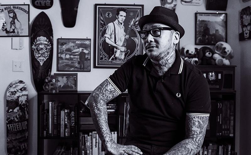 tokyo hiro sitting black and white